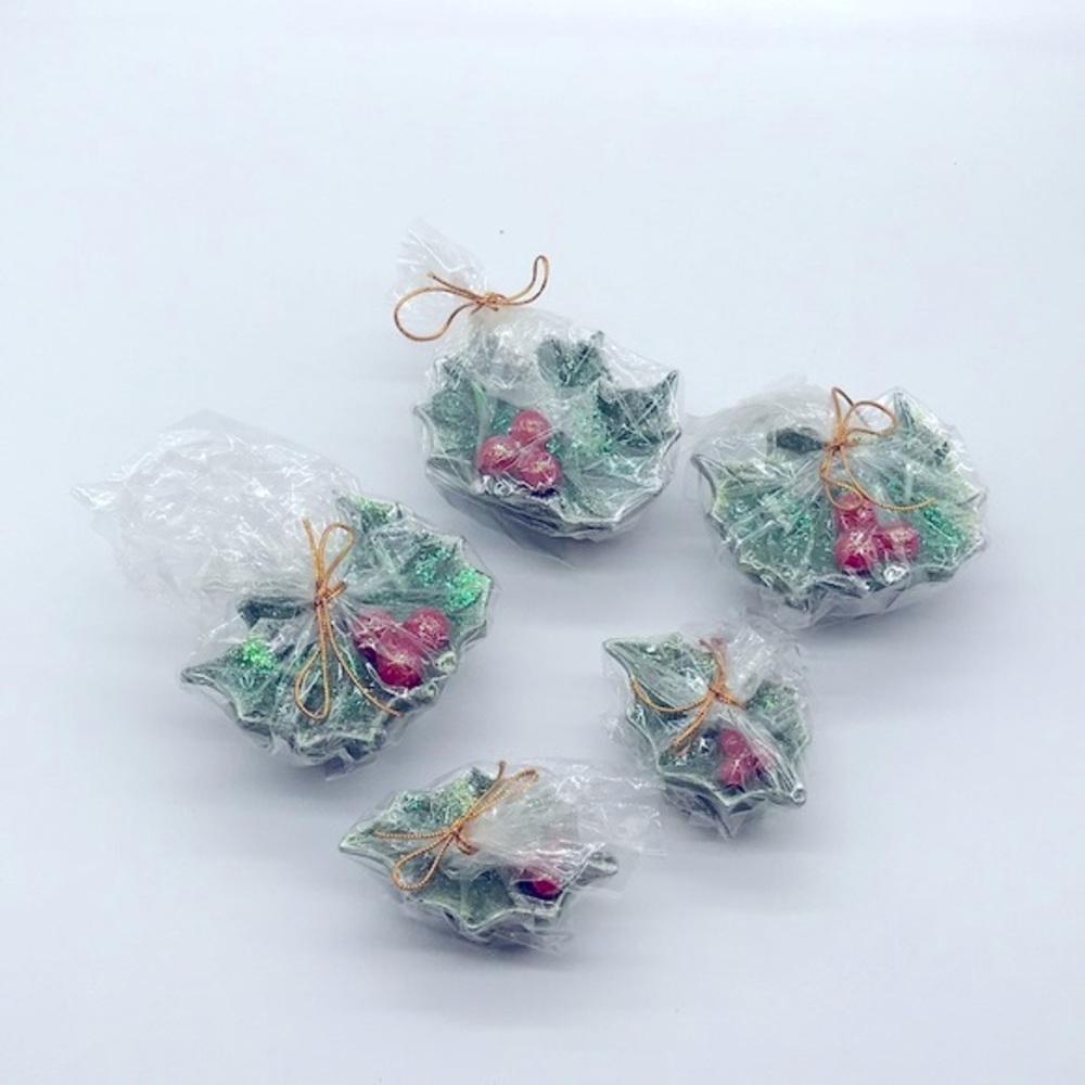 ILLUMINATIONS HOLLY LEAVES CANDLES